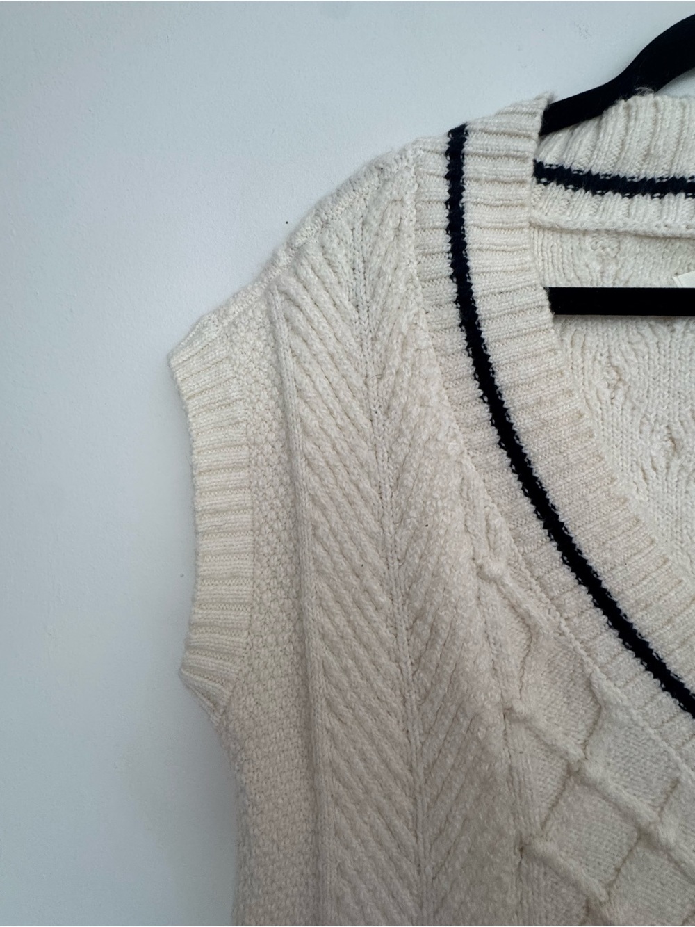 Maeve by Anthropologie Cable Knit Sweater Vest – Size M- reserved - Picture 5 of 8